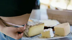 Quali formaggi mangiare per ridurre il grasso addominale: la dietologa ne indica 7 tipi